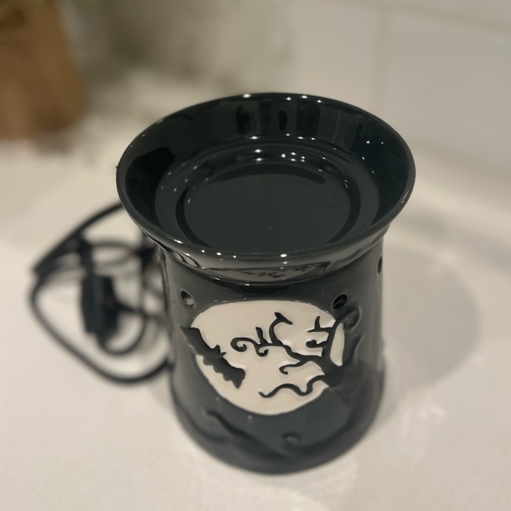 SCENTSY “Fright Night” Full Size Warmer - Picture 6 of 8